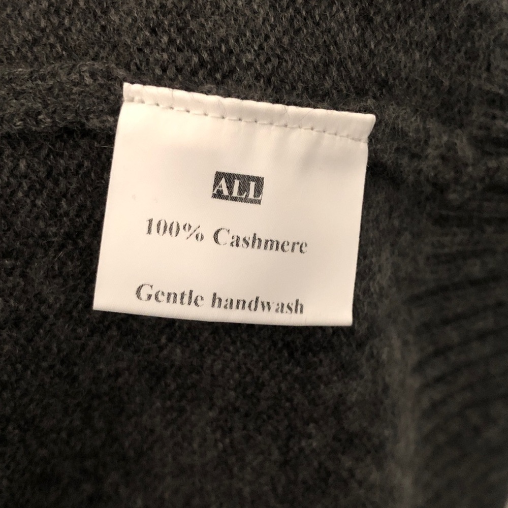 Beachwood the Label THE CASHMERE MARLOW LONG CARDIGAN - Picture 9 of 10